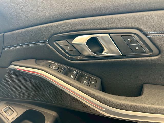 3シリーズ 320d xDrive Mスポーツ 【正規認定中古車】【最長4年!全国正規ディーラー保証付/2年・走行距離無制限】【ワンオーナー・禁煙車】【後期型】【HUD】【トップビューカメラ】【電動トランク】【シートヒーター】【純正前後ドラレコ】(9枚目)