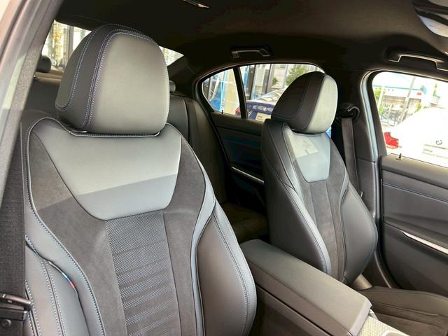 3シリーズ 320d xDrive Mスポーツ 【正規認定中古車】【最長4年!全国正規ディーラー保証付/2年・走行距離無制限】【ワンオーナー・禁煙車】【後期型】【HUD】【トップビューカメラ】【電動トランク】【シートヒーター】【純正前後ドラレコ】(13枚目)