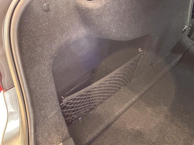 3シリーズ 320d xDrive Mスポーツ 【正規認定中古車】【最長4年!全国正規ディーラー保証付/2年・走行距離無制限】【ワンオーナー・禁煙車】【後期型】【HUD】【トップビューカメラ】【電動トランク】【シートヒーター】【純正前後ドラレコ】(27枚目)