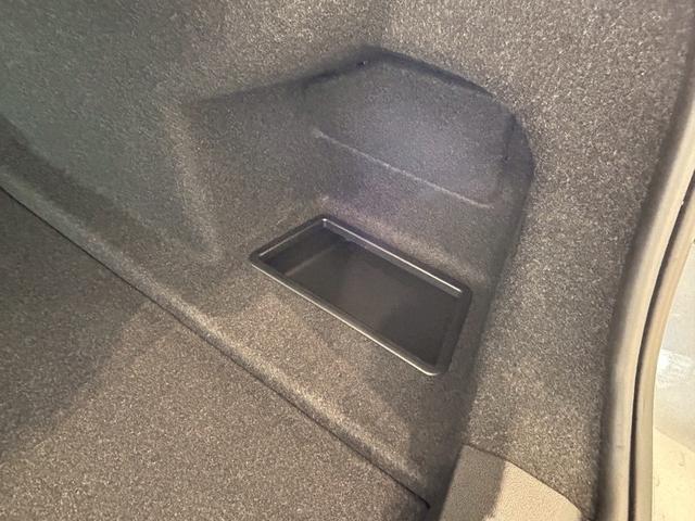 3シリーズ 320d xDrive Mスポーツ 【正規認定中古車】【最長4年!全国正規ディーラー保証付/2年・走行距離無制限】【ワンオーナー・禁煙車】【後期型】【HUD】【トップビューカメラ】【電動トランク】【シートヒーター】【純正前後ドラレコ】(28枚目)