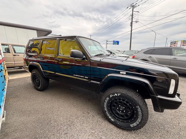 ジープ・チェロキー リミテッド　４ＷＤ（4枚目）