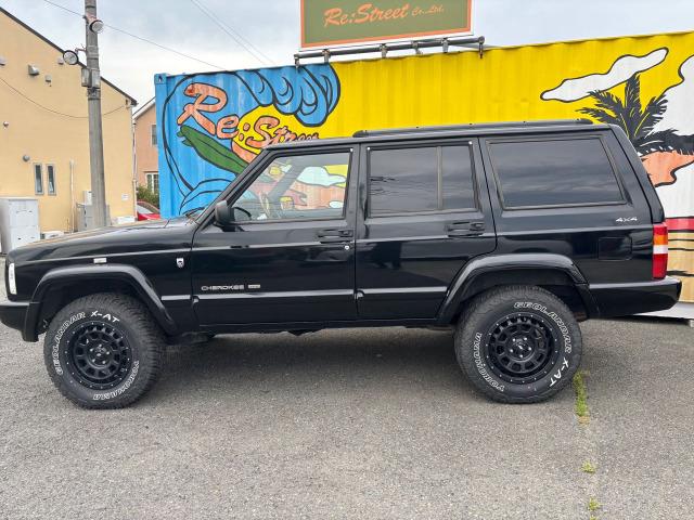 ジープ・チェロキー リミテッド　４ＷＤ（9枚目）