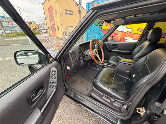 ジープ・チェロキー リミテッド　４ＷＤ（12枚目）