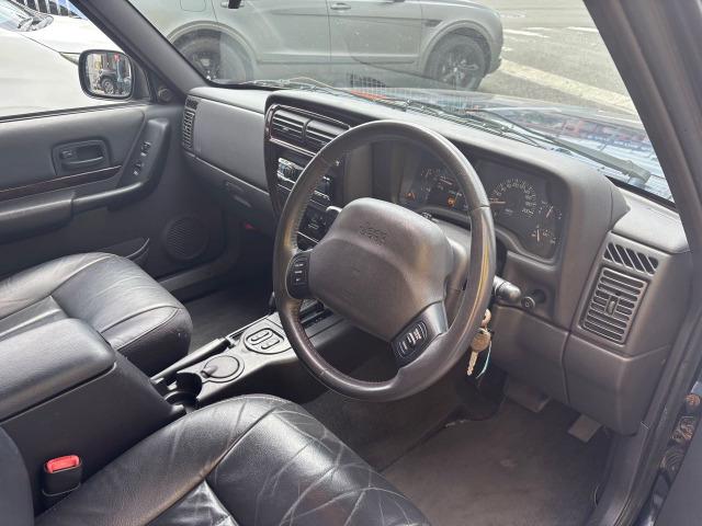 ジープ・チェロキー リミテッド 4WD(17枚目)