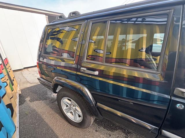 ジープ・チェロキー リミテッド　４ＷＤ（9枚目）