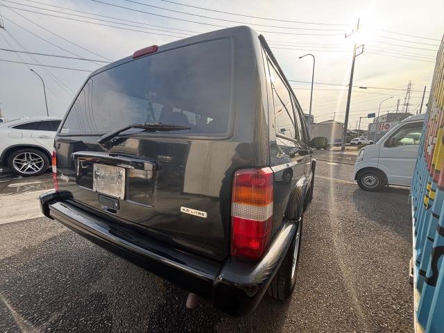 ジープ・チェロキー リミテッド　４ＷＤ（10枚目）