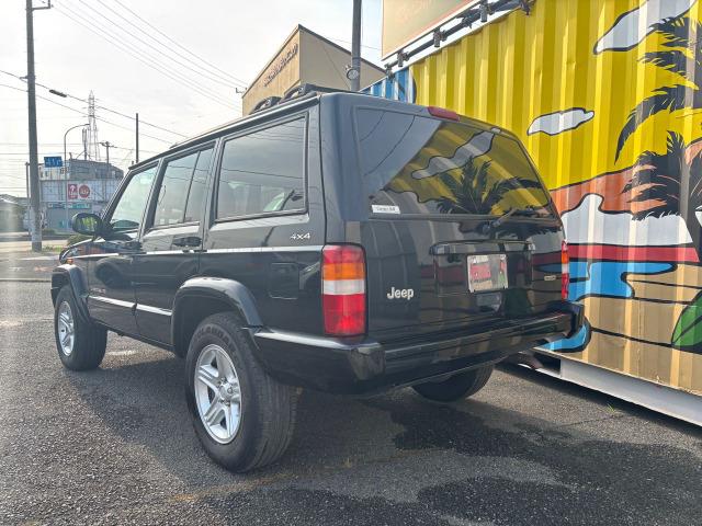 ジープ・チェロキー リミテッド　４ＷＤ（13枚目）