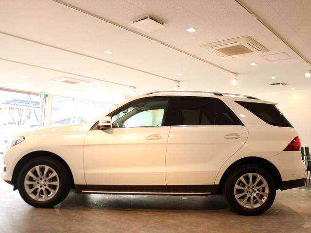 ＧＬＥ ＧＬＥ３５０ｄ　４マチック（本革仕様）　黒革　全席シートヒーター　ウォールナットウッドインテリア　純正ＨＤＤナビ地デジ　Ａｐｐｌｅ　ＣａｒＰｌａｙ　全周カメラ＆ＰＴＳ　電動Ｒゲート　レーダーセーフティＰＫＧ　純正１８インチＡＷ（24枚目）