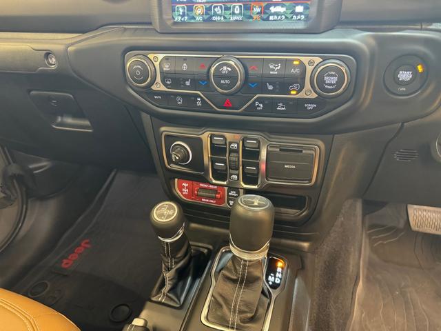 ジープ・グラディエーター ルビコン 3.6ルビコン4WD 2インチリフトUP ブラックライノー17AWグラップラー(19枚目)