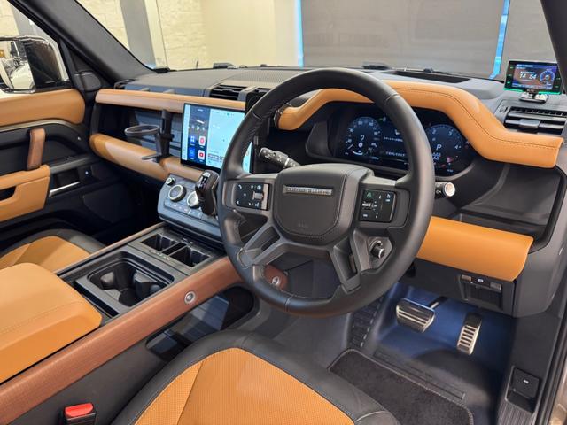 ディフェンダー 110X D300 電動ステップ7人乗りディーラーオプションステルスフィルムOP210(19枚目)