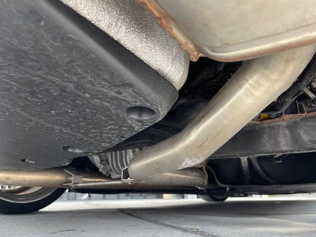 ギブリ ベースグレード 左ハンドル WORK21AW 車高調 下取車 左ハンドル/サンルーフ/ユーザー下取車/純正ナビTV/TVキャンセラー/可変バルブリモコン付き/レッドレザーシート&ヒーター付/パドルシフト/バックカメラ/パークアシスト/ETC/スペアキー/(20枚目)