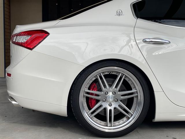 ギブリ ベースグレード 左ハンドル WORK21AW 車高調 下取車 左ハンドル/サンルーフ/ユーザー下取車/純正ナビTV/TVキャンセラー/可変バルブリモコン付き/レッドレザーシート&ヒーター付/パドルシフト/バックカメラ/パークアシスト/ETC/スペアキー/(43枚目)