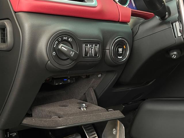 ギブリ ベースグレード 左ハンドル WORK21AW 車高調 下取車 左ハンドル/サンルーフ/ユーザー下取車/純正ナビTV/TVキャンセラー/可変バルブリモコン付き/レッドレザーシート&ヒーター付/パドルシフト/バックカメラ/パークアシスト/ETC/スペアキー/(56枚目)