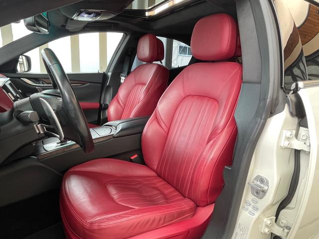 ギブリ ベースグレード 左ハンドル WORK21AW 車高調 下取車 左ハンドル/サンルーフ/ユーザー下取車/純正ナビTV/TVキャンセラー/可変バルブリモコン付き/レッドレザーシート&ヒーター付/パドルシフト/バックカメラ/パークアシスト/ETC/スペアキー/(66枚目)