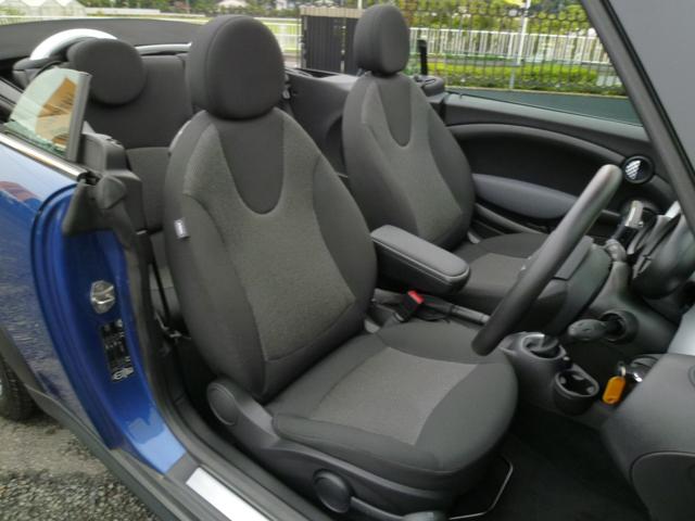 MINI クーパー コンバーチブル 正規ディーラー車 カロッツェリアナビTV バックカメラ ETC 電動オープン リアパーキングセンサー プッシュスタート オートエアコン(13枚目)