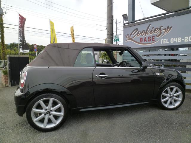 ＭＩＮＩ クーパーＳ　コンバーチブル　ハイゲート　正規ディーラー車　特別限定車　ブラウンレザーシート　カロッツェリアナビ　フルセグＴＶ　バックカメラ　スマートキー　プッシュスタート　電動オープン　リアパーキングセンサー　ＥＴＣ　クルーズＣ（4枚目）