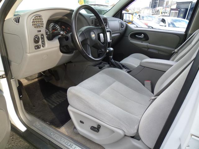 シボレートレイルブレイザー ＬＴ　正規ディーラー車　カロッツェリアナビ　フルセグＴＶ　バックカメラ　ＥＴＣ　ＵＳテールランプ　キーレス　パートタイム４ＷＤ（13枚目）