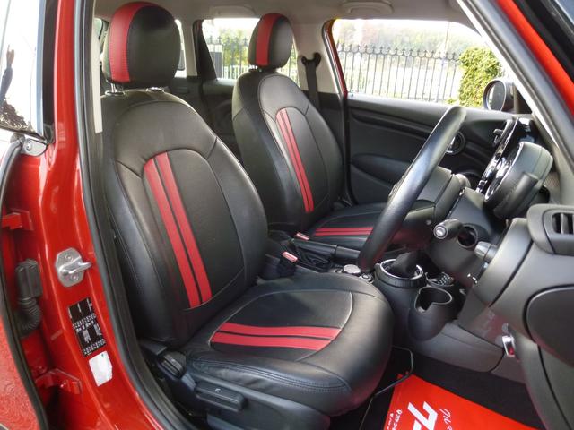 ＭＩＮＩ クーパー　正規Ｄ車　純正ナビ　フルセグＴＶ　Ｂカメラ　ペッパーＰＫＧ　革調シートカバー　ＥＴＣ　ドラレコ　Ｂｌｕｅｔｏｏｔｈオーディオ　オートＬＥＤヘッドライト　ＬＥＤディスプレイリングライト　ドライブモード（13枚目）