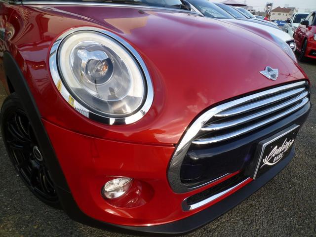 ＭＩＮＩ クーパー　正規Ｄ車　純正ナビ　フルセグＴＶ　Ｂカメラ　ペッパーＰＫＧ　革調シートカバー　ＥＴＣ　ドラレコ　Ｂｌｕｅｔｏｏｔｈオーディオ　オートＬＥＤヘッドライト　ＬＥＤディスプレイリングライト　ドライブモード（25枚目）
