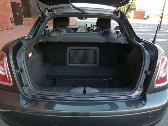 MINI クーパー クーペ 正規ディーラー車 ワンオーナー車 ナビTV ETC ブラックインナーキセノンHライト オートエアコン バックソナー 電動アクティブリヤスポイラー 純正16インチAW パドルシフト(18枚目)