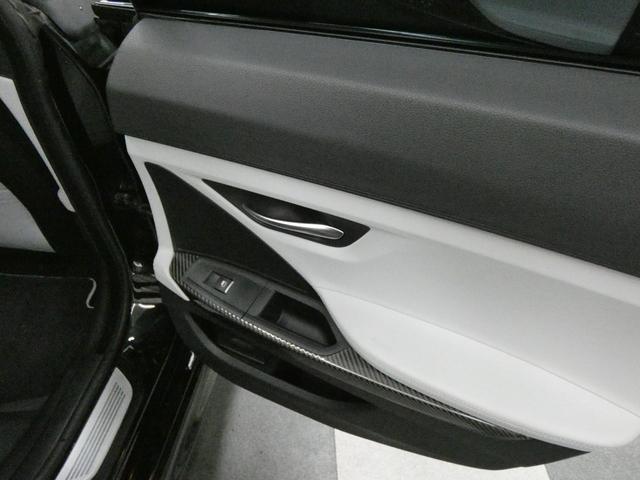 Ｍ６ グランクーペ　カーボンルーフ　シルバーストーン革　Ｓヒーター　カーボンインテリア　純正ＨＤＤナビ地デジ　Ｂカメラ＆ＰＤＣ　ＨＵＤ＆インテリジェントＳ　ソフトクローズＤ　ＬＥＤヘッドライト　青キャリパー　専用２０ＡＷ（16枚目）