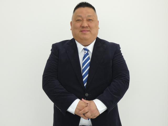 ジープ・グランドチェロキー ラレード　後期型　ブラックインテリア　パワーシート　純正ナビ　地デジ　Ｂカメラ　ＰＴＳ　クルーズコントロール　キーレスゴー　キセノンヘッドライト　純正１８インチＡＷ（ブラックペイント）（4枚目）