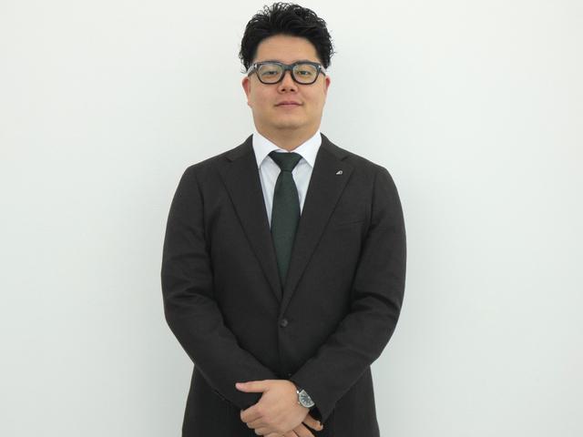 ジープ・グランドチェロキー ラレード　後期型　ブラックインテリア　パワーシート　純正ナビ　地デジ　Ｂカメラ　ＰＴＳ　クルーズコントロール　キーレスゴー　キセノンヘッドライト　純正１８インチＡＷ（ブラックペイント）（5枚目）