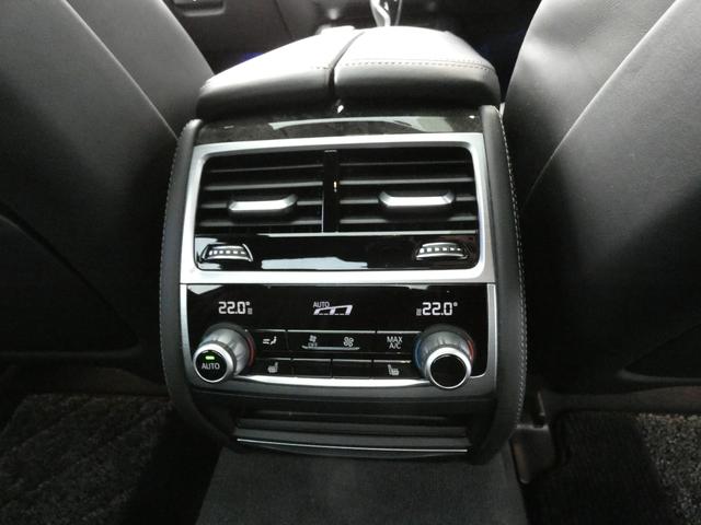 ７シリーズ ７５０ｉ　Ｍスポーツ　ガラスＳＲ　黒革　Ｓヒーター＆ベンチレーター　純正ＨＤＤナビ地デジ　ｈａｒｍａｎ／ｋａｒｄｏｎサウンド　ＨＵＤ＆ＰＤＣ　トップビュー＋３Ｄビュー　ＢＭＷレーザーライト　ＤアシストＰ　純正２０ＡＷ　禁煙（10枚目）