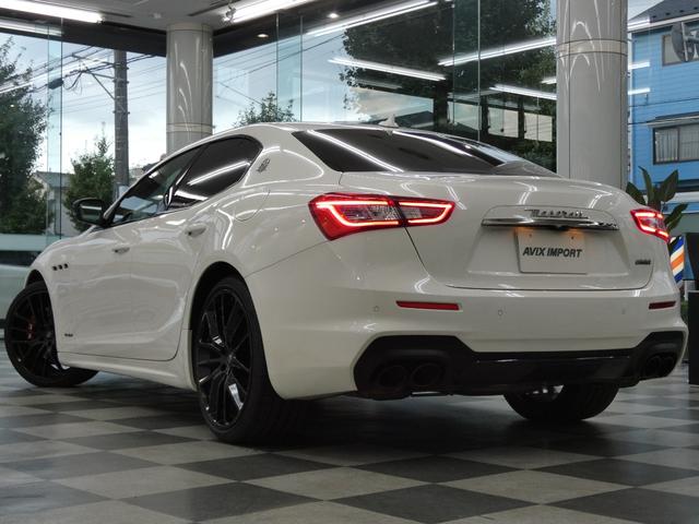 ギブリ グランスポーツ Nerissimo-PKG ガラスSR 黒革 シートヒーター インテリアカーボンP 純正ナビ DアシスタンスPKG ACC&BSA&LKA 電動トランク スカイフック 赤キャリパー 専用21AW(2枚目)