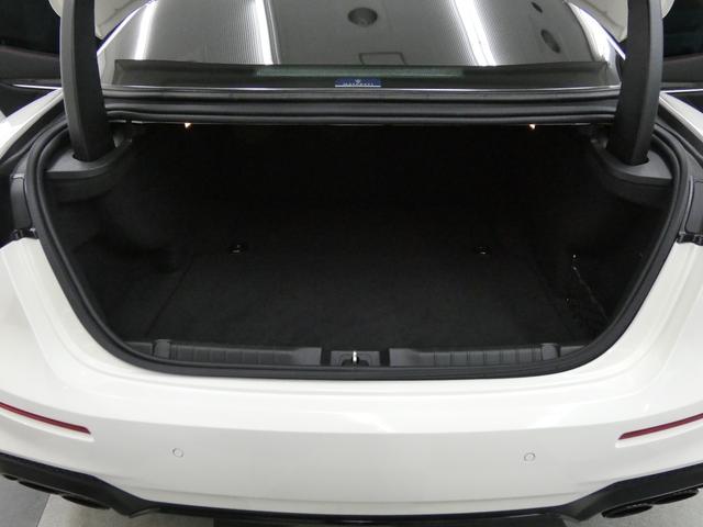 ギブリ グランスポーツ Nerissimo-PKG ガラスSR 黒革 シートヒーター インテリアカーボンP 純正ナビ DアシスタンスPKG ACC&BSA&LKA 電動トランク スカイフック 赤キャリパー 専用21AW(22枚目)