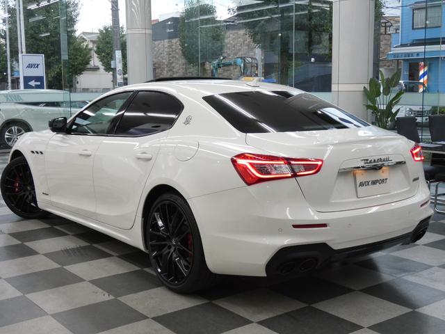 ギブリ グランスポーツ Nerissimo-PKG ガラスSR 黒革 シートヒーター インテリアカーボンP 純正ナビ DアシスタンスPKG ACC&BSA&LKA 電動トランク スカイフック 赤キャリパー 専用21AW(39枚目)