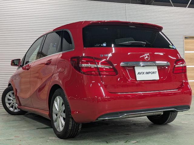 Ｂクラス Ｂ１８０　右Ｈ　正規Ｄ車　純正ＨＤＤナビ　ブラックインテリア　Ｓヒーター　地デジ　ＡｐｐｌｅＣａｒＰｌａｙ　キーレスゴー　Ｂカメラ＆ＰＴＳ　ＲＳＰ＆ベーシックＰ　ＡＣＣ　ＬＥＤヘッドライト　純正１６ＡＷ（2枚目）