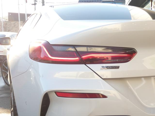 8シリーズ M850i xDrive グランクーペ Xdrive V8ツインターボ パノラマSR 黒革 Sヒーター&ベンチレーター 純正HDDナビ地デジ ハーマンカードン HUD Pアシストプラス&DアシストP ソフトクローズD OP20AW 禁煙(6枚目)