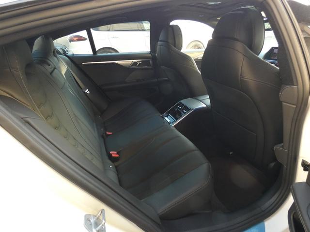 8シリーズ M850i xDrive グランクーペ Xdrive V8ツインターボ パノラマSR 黒革 Sヒーター&ベンチレーター 純正HDDナビ地デジ ハーマンカードン HUD Pアシストプラス&DアシストP ソフトクローズD OP20AW 禁煙(8枚目)