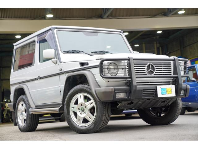 Ｇ３２０　ショート　４ＷＤ　サンルーフ　１８インチアルミ　ＥＴＣ　ゴリラナビ　電動革シート(4枚目)