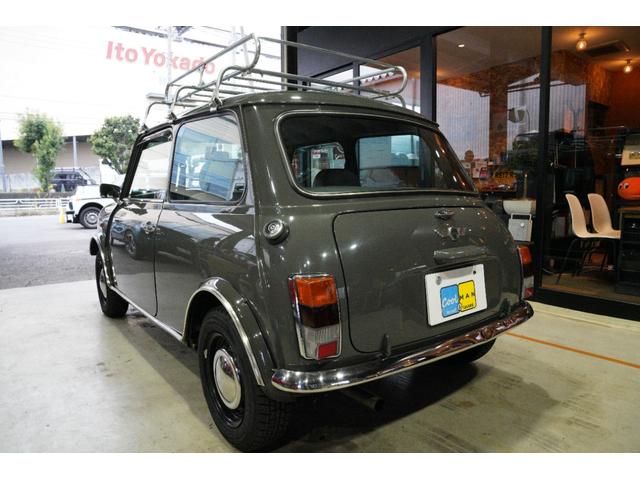 MINI クーパー ヘリテイジコレクション ユーコングレイ 4速MT レザーシート ウッドパネル 12インチAW 2灯フォグライト 社外キーレス ルーフラック(8枚目)