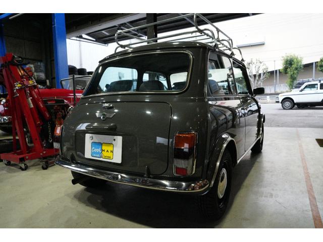 MINI クーパー ヘリテイジコレクション ユーコングレイ 4速MT レザーシート ウッドパネル 12インチAW 2灯フォグライト 社外キーレス ルーフラック(10枚目)