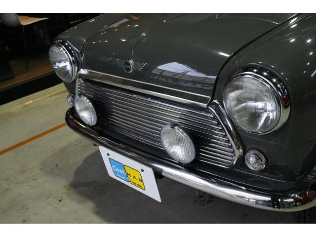 MINI クーパー ヘリテイジコレクション ユーコングレイ 4速MT レザーシート ウッドパネル 12インチAW 2灯フォグライト 社外キーレス ルーフラック(17枚目)