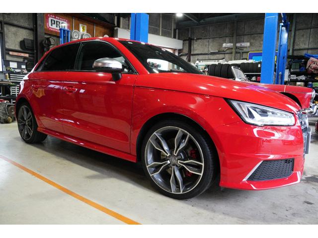 Ｓ１スポーツバック ベースグレード　ベースグレード（４名）　６ＭＴ　レッドキャリパー　ハーフレザーシート　クリアランスソナー　プッシュスタート　純正１８インチＡＷ　純正ナビ　ＴＶ（15枚目）