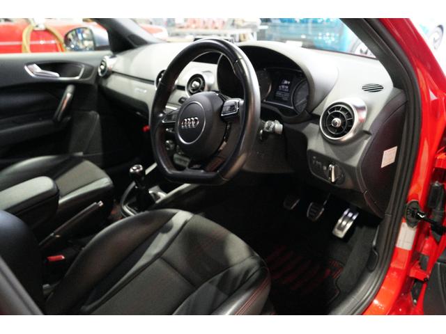 Ｓ１スポーツバック ベースグレード　ベースグレード（４名）　６ＭＴ　レッドキャリパー　ハーフレザーシート　クリアランスソナー　プッシュスタート　純正１８インチＡＷ　純正ナビ　ＴＶ（30枚目）