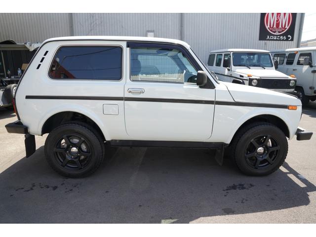 ニーバ ベースグレード 社外16インチAW ワイヤレス集中ロック(7枚目)