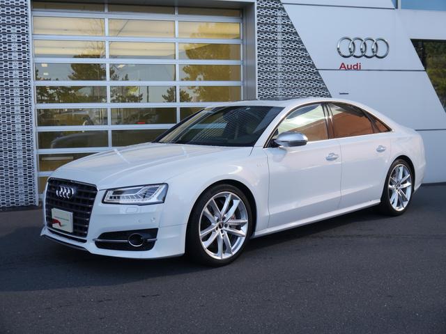 アウディ S8プラス