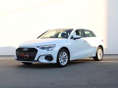 アウディ　Ａ３　スポーツバック３０ＴＦＳＩ　ナビゲーションパッケージ　コンビニエンス＆アシスタンスパッケージ　スマートフォンインターフェイス