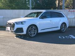 アウディ　Ｑ７　５５ＴＦＳＩクワトロ　Ｓライン　認定中古車　ブラックスタイリングパッケージ