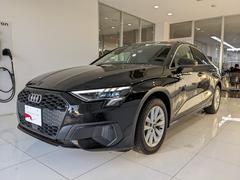 アウディ　Ａ３セダン　３０ＴＦＳＩ　正規認定中古車　１オーナー　点検記録簿