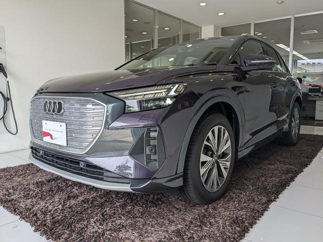 ４０ｅ－トロン　ＥＶ　弊社元レンタカー　デジタルデイタイムランニングライト　マトリクスＬＥＤヘッドライト　ＡＣＣ　レーンアシスト　バーチャルコックピット　３６０度カメラ　障害物センサー前後　点検記録簿付　禁煙車
