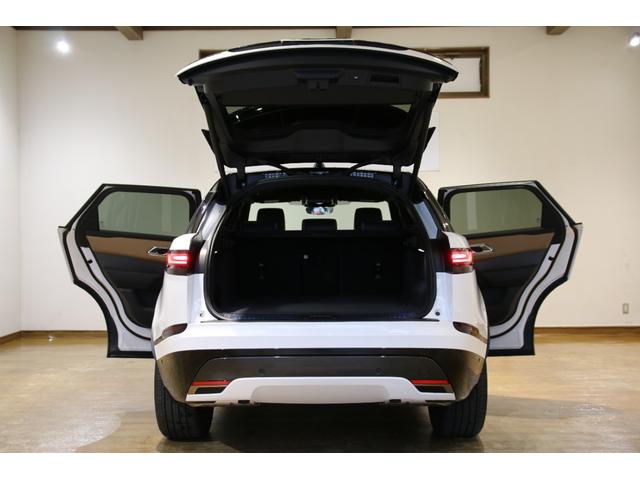 LAND ROVER RANGE ROVER VELAR DYNAMIC HSE P400E