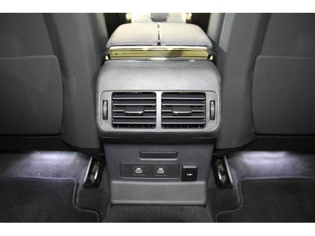 LAND ROVER RANGE ROVER VELAR DYNAMIC HSE P400E