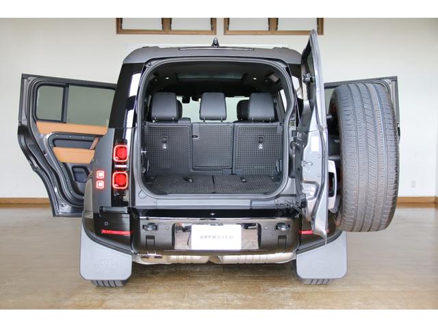 ディフェンダー 110X-ダイナミックHSE D300 認定中古車 エアサス7人乗りファミリーパック ブラックエクステリアパック 22インチブラックホイール ヘッドアップディスプレイ クリアサイトリアビューミラー シートクーラー 弊社販売ワンオーナー(9枚目)