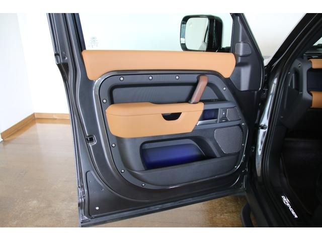 ディフェンダー 110X-ダイナミックHSE D300 認定中古車 エアサス7人乗りファミリーパック ブラックエクステリアパック 22インチブラックホイール ヘッドアップディスプレイ クリアサイトリアビューミラー シートクーラー 弊社販売ワンオーナー(17枚目)